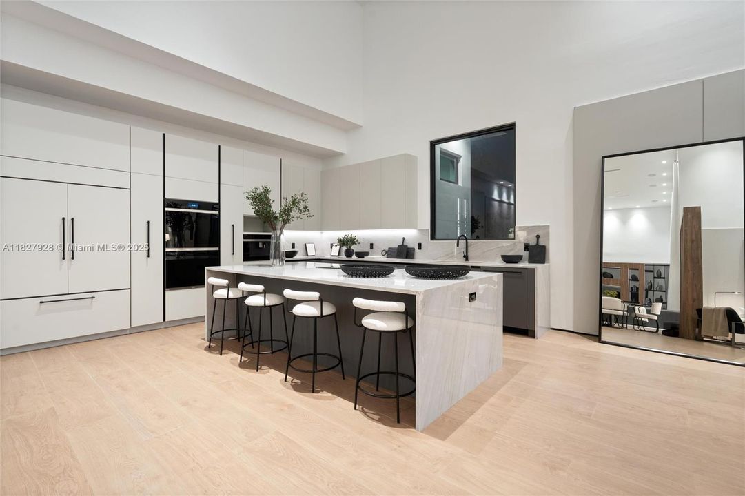 En Venta: $5,600,000 (6 camas, 7 baños, 5339 Pies cuadrados)