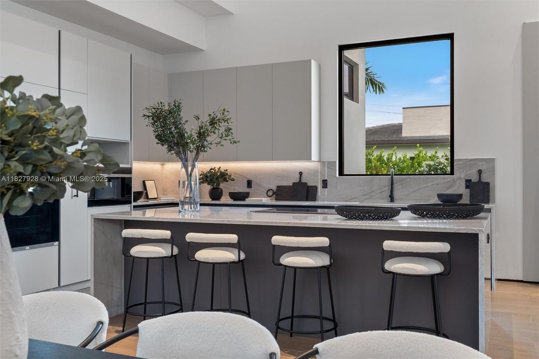 En Venta: $5,600,000 (6 camas, 7 baños, 5339 Pies cuadrados)