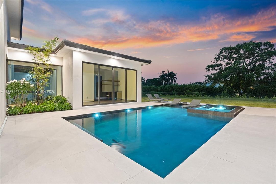 En Venta: $5,600,000 (6 camas, 7 baños, 5339 Pies cuadrados)