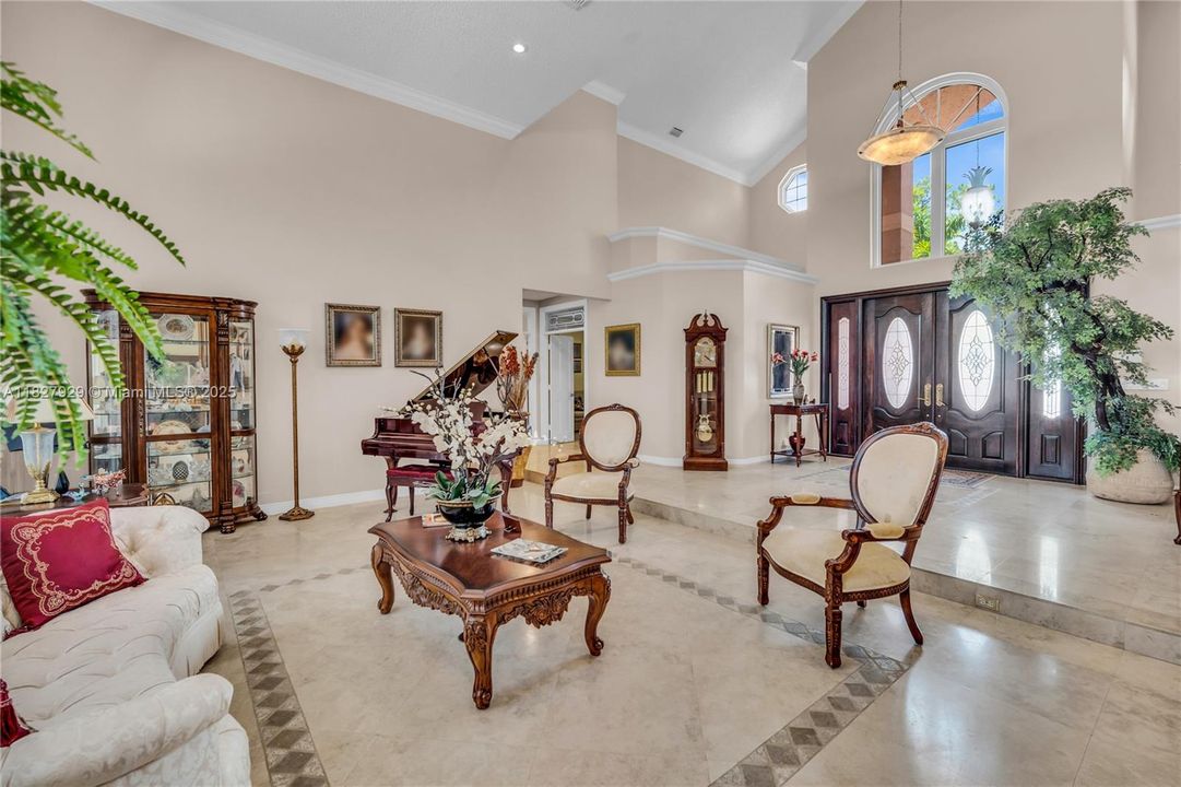 En Venta: $1,499,000 (5 camas, 4 baños, 4382 Pies cuadrados)