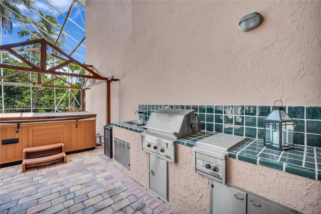 En Venta: $1,499,000 (5 camas, 4 baños, 4382 Pies cuadrados)