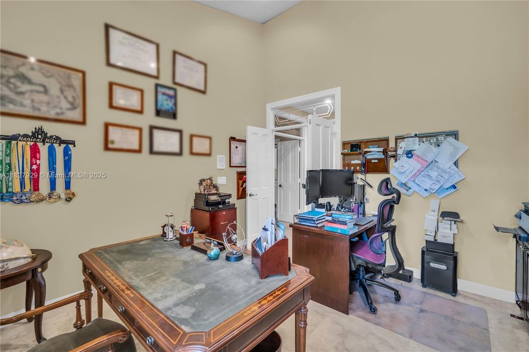 En Venta: $1,499,000 (5 camas, 4 baños, 4382 Pies cuadrados)