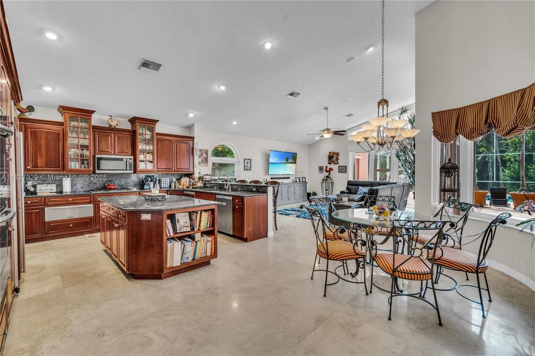 En Venta: $1,499,000 (5 camas, 4 baños, 4382 Pies cuadrados)