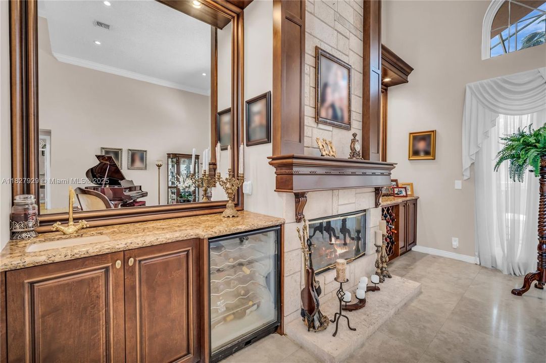 En Venta: $1,499,000 (5 camas, 4 baños, 4382 Pies cuadrados)