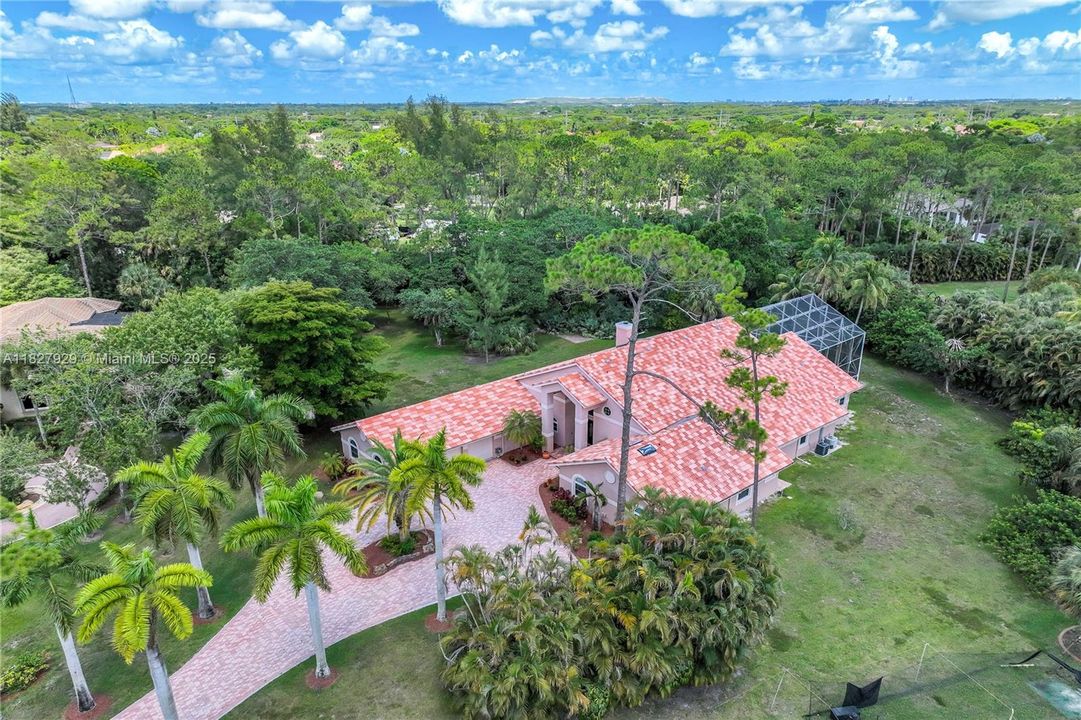 En Venta: $1,499,000 (5 camas, 4 baños, 4382 Pies cuadrados)