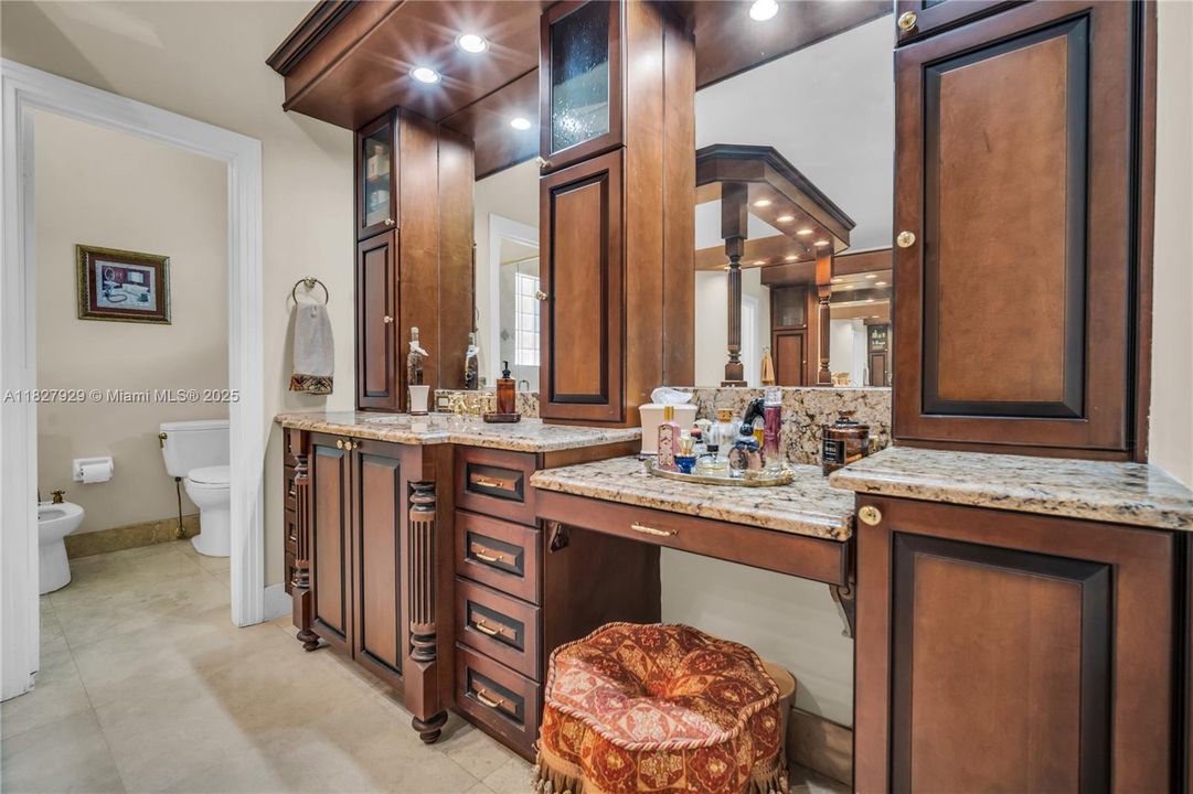 En Venta: $1,499,000 (5 camas, 4 baños, 4382 Pies cuadrados)