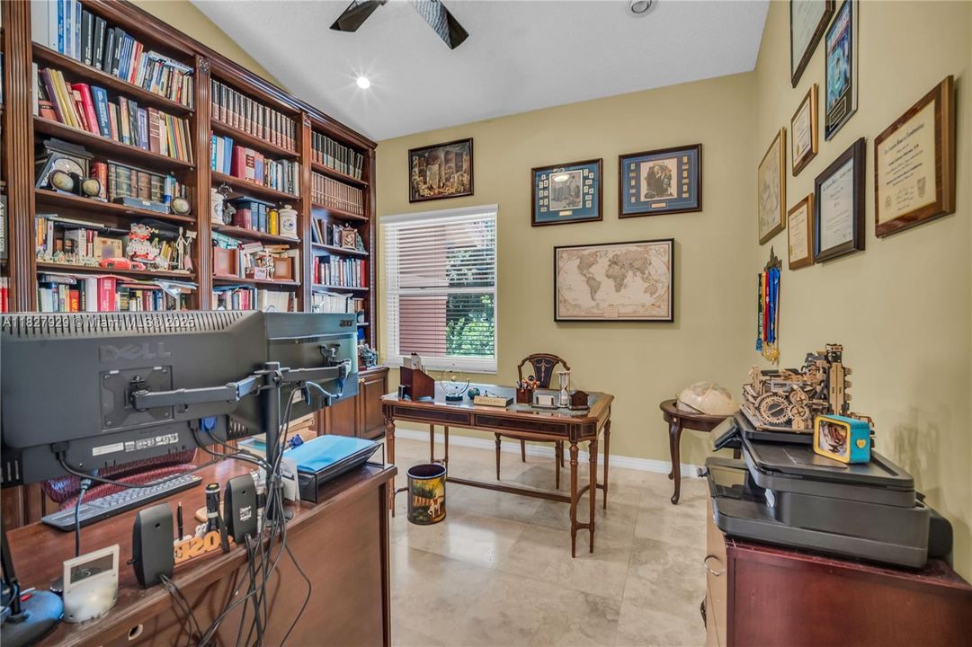 En Venta: $1,499,000 (5 camas, 4 baños, 4382 Pies cuadrados)