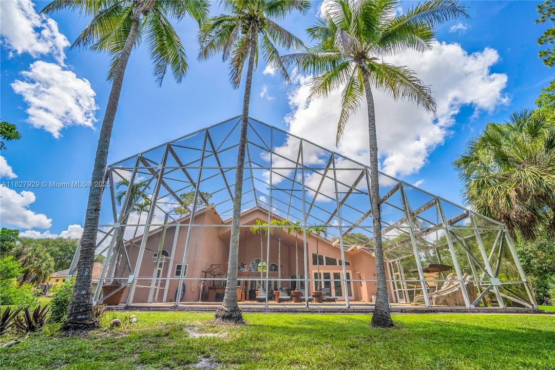 En Venta: $1,499,000 (5 camas, 4 baños, 4382 Pies cuadrados)