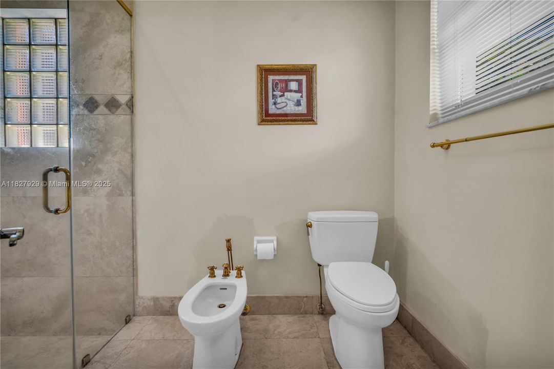 En Venta: $1,499,000 (5 camas, 4 baños, 4382 Pies cuadrados)