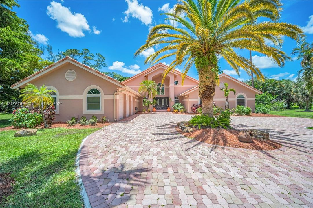 En Venta: $1,499,000 (5 camas, 4 baños, 4382 Pies cuadrados)