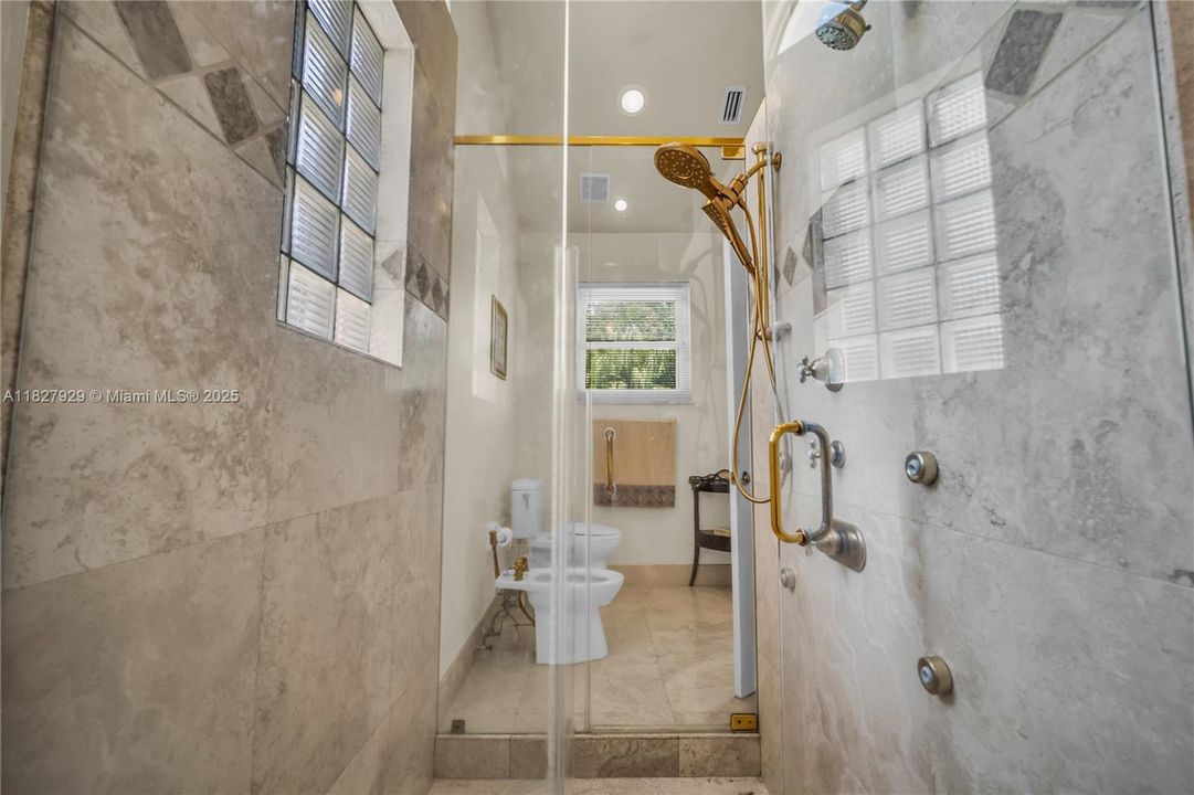 En Venta: $1,499,000 (5 camas, 4 baños, 4382 Pies cuadrados)