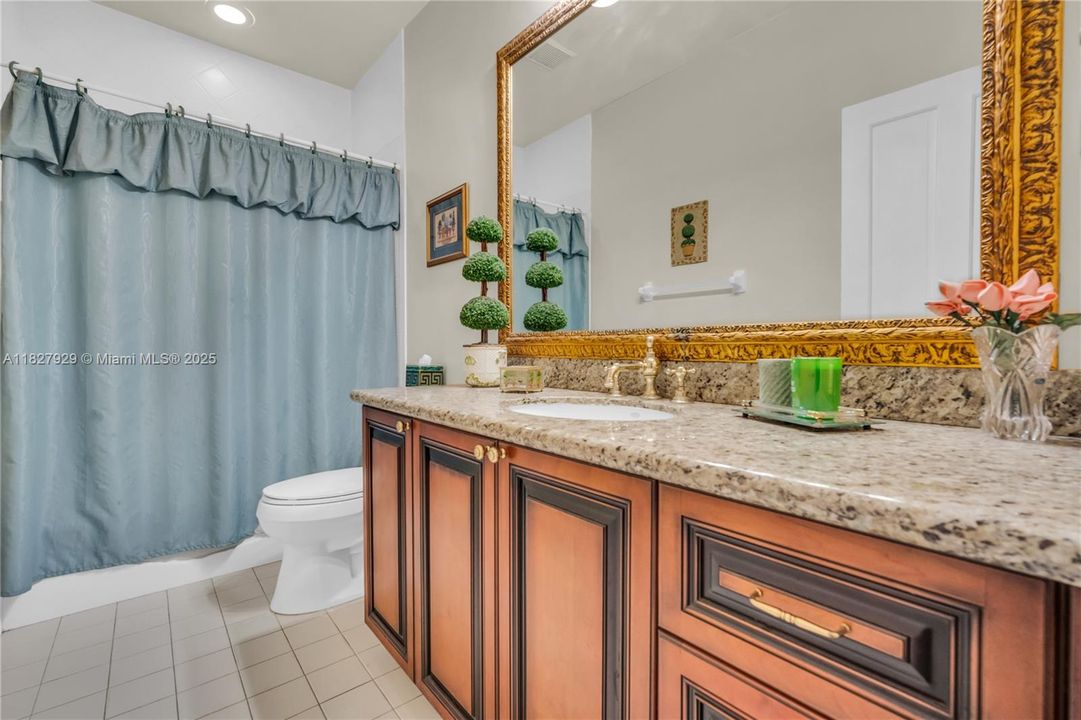 En Venta: $1,499,000 (5 camas, 4 baños, 4382 Pies cuadrados)