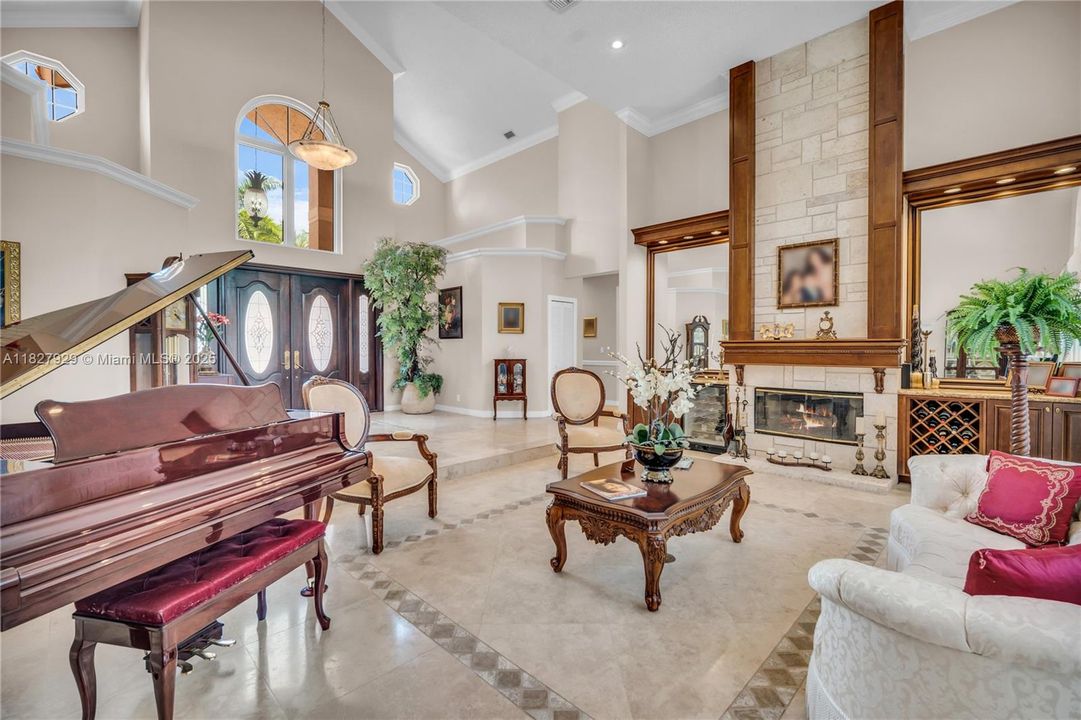 En Venta: $1,499,000 (5 camas, 4 baños, 4382 Pies cuadrados)