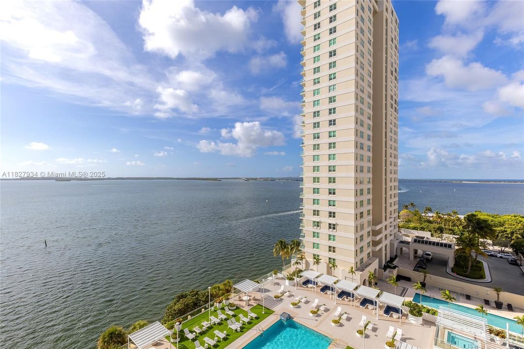 待售: $385,000 (1 贝兹, 1 浴室, 735 平方英尺)