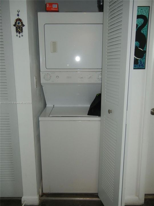 最近售出: $320,000 (1 贝兹, 1 浴室, 651 平方英尺)