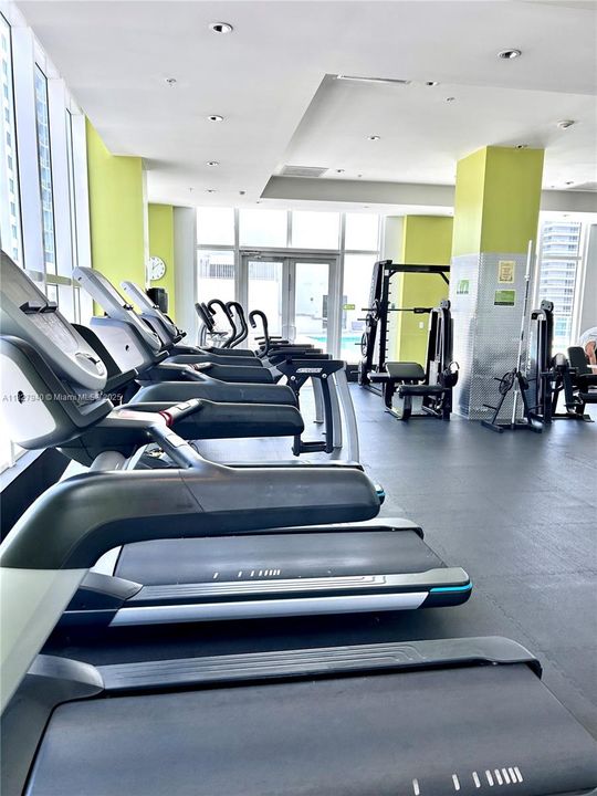 最近售出: $320,000 (1 贝兹, 1 浴室, 651 平方英尺)