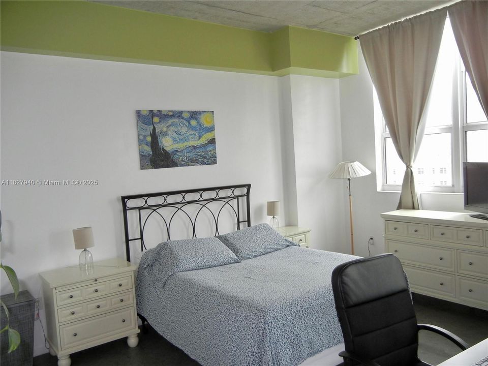 最近售出: $320,000 (1 贝兹, 1 浴室, 651 平方英尺)