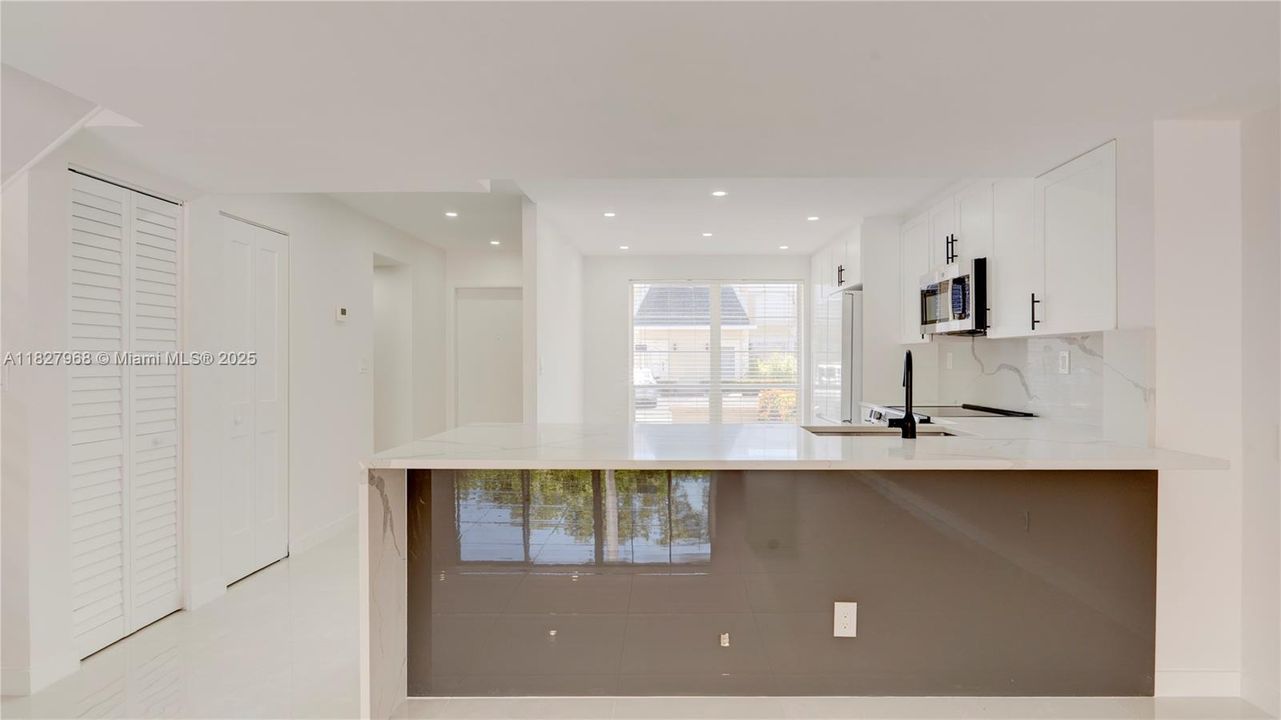 На продажу: $739,000 (3 спален, 2 ванн, 1793 Квадратных фут)