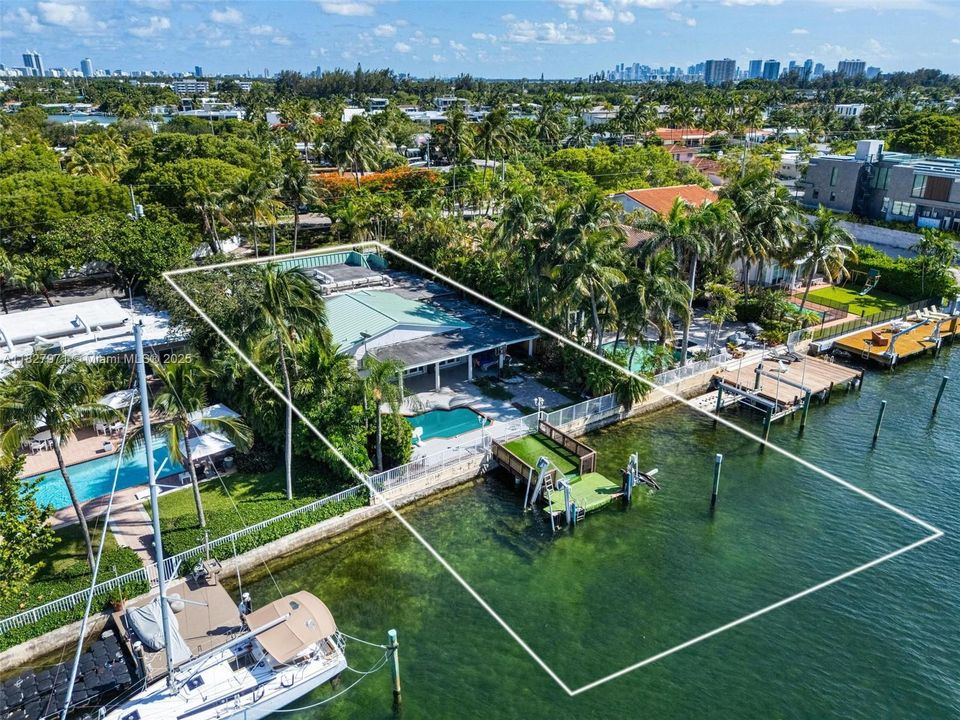 En Venta: $6,200,000 (4 camas, 3 baños, 3934 Pies cuadrados)