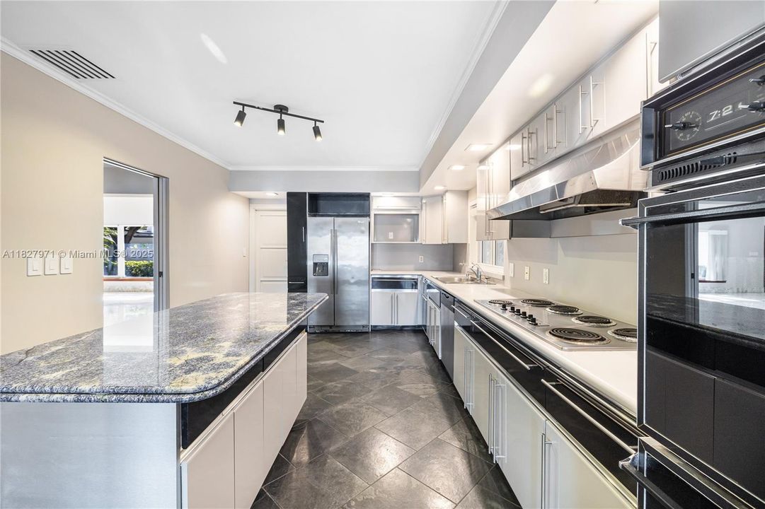 En Venta: $6,200,000 (4 camas, 3 baños, 3934 Pies cuadrados)