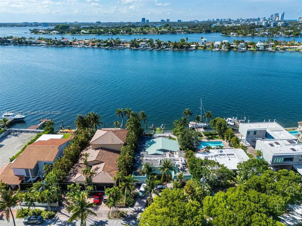 En Venta: $6,200,000 (4 camas, 3 baños, 3934 Pies cuadrados)