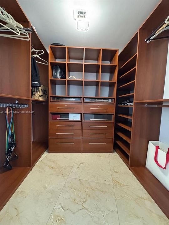 Active With Contract: $12,500 (2 beds, 2 baths, 1750 Square Feet)