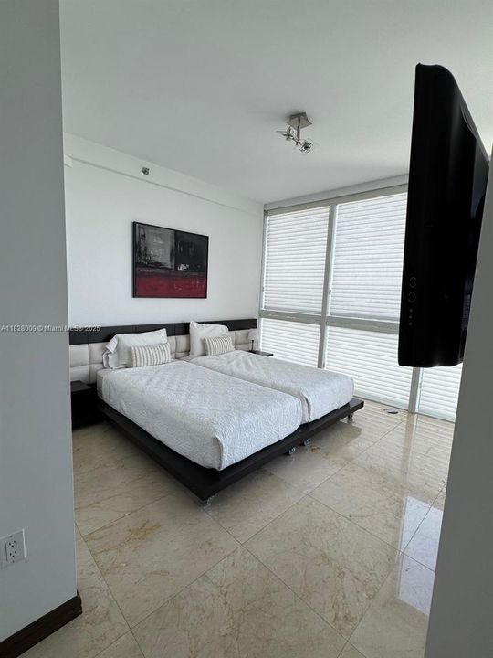 Active With Contract: $12,500 (2 beds, 2 baths, 1750 Square Feet)