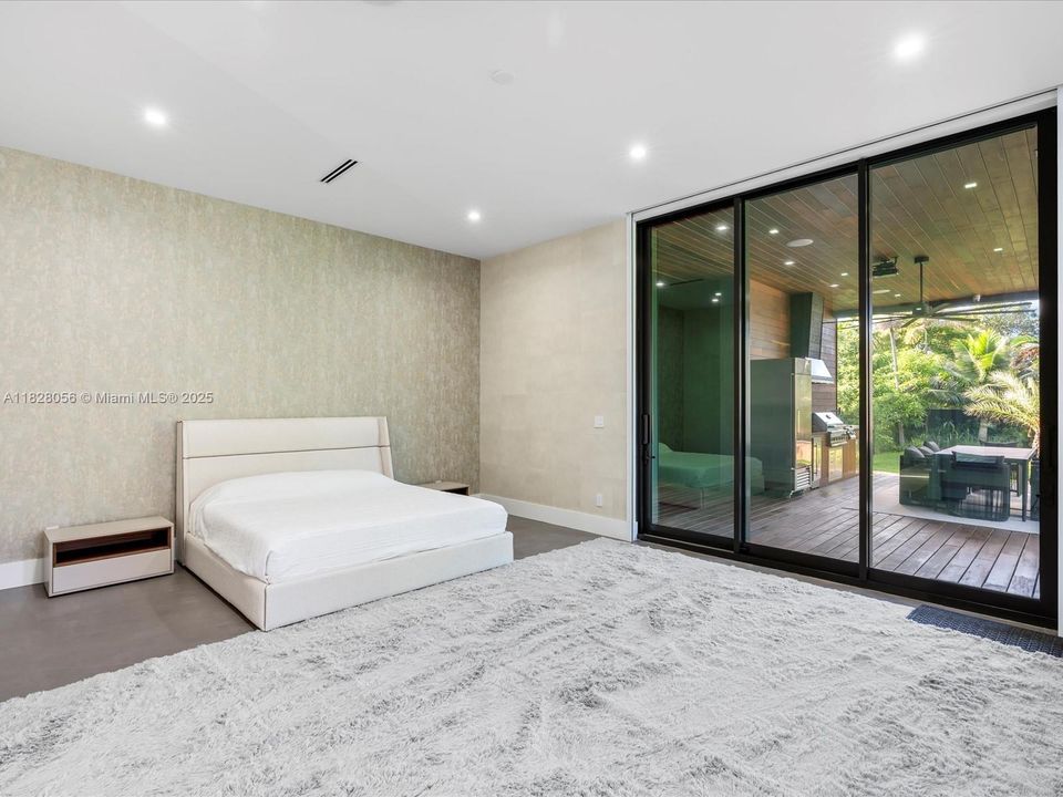 Activo con contrato: $5,149,000 (5 camas, 5 baños, 4079 Pies cuadrados)