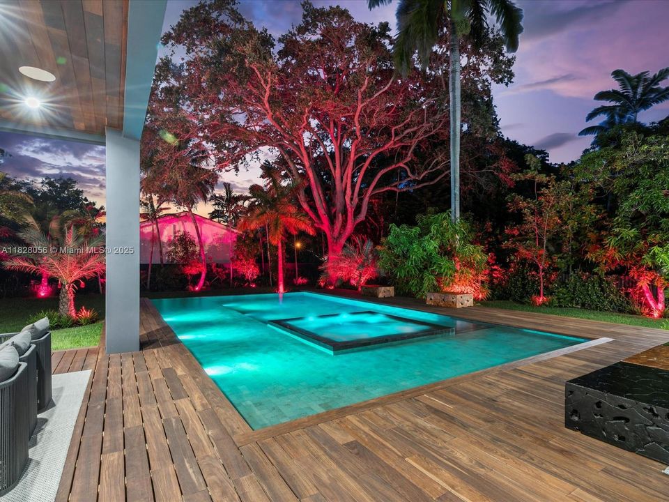 Activo con contrato: $5,149,000 (5 camas, 5 baños, 4079 Pies cuadrados)