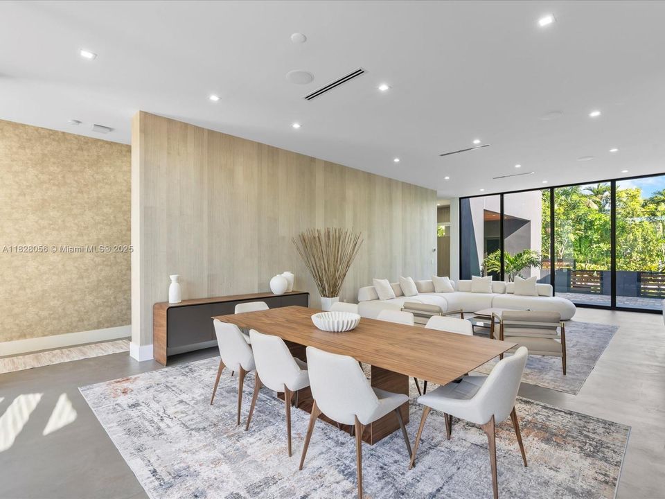 Activo con contrato: $5,149,000 (5 camas, 5 baños, 4079 Pies cuadrados)