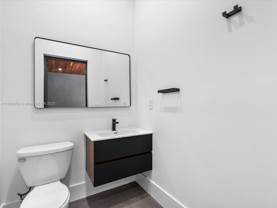 Activo con contrato: $5,149,000 (5 camas, 5 baños, 4079 Pies cuadrados)