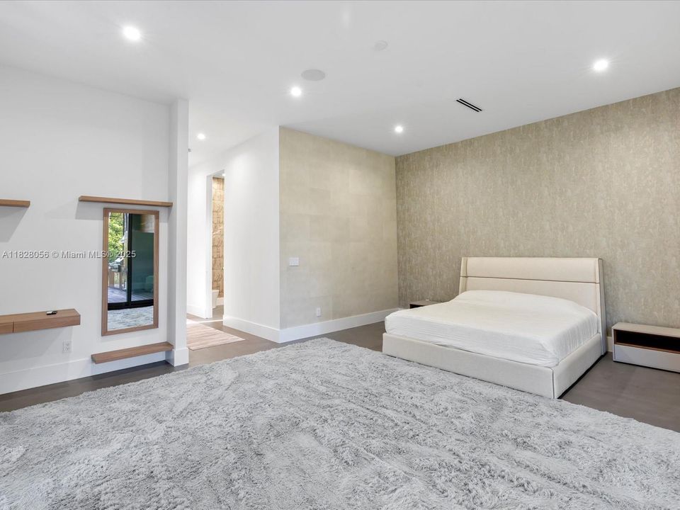 Activo con contrato: $5,149,000 (5 camas, 5 baños, 4079 Pies cuadrados)