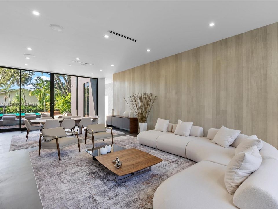 Activo con contrato: $5,149,000 (5 camas, 5 baños, 4079 Pies cuadrados)