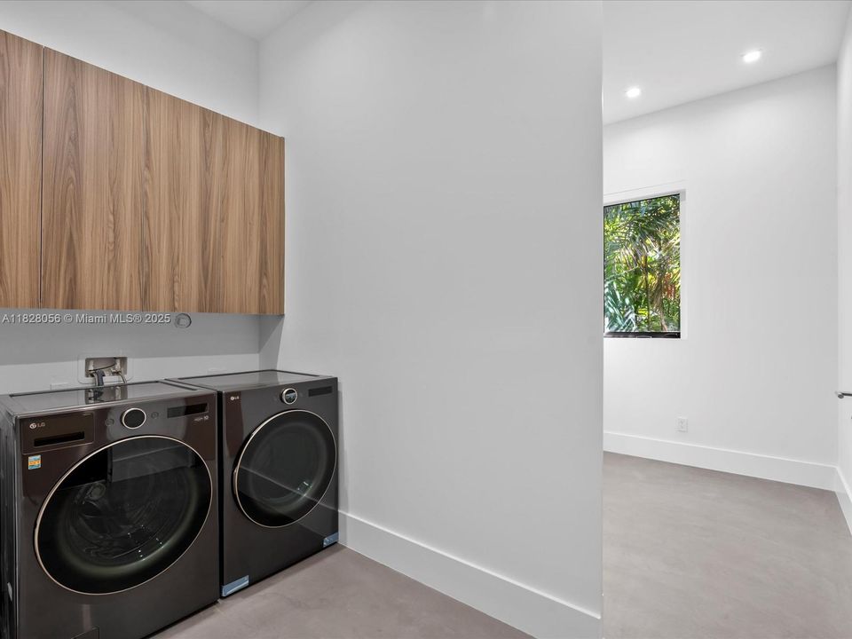 Activo con contrato: $5,149,000 (5 camas, 5 baños, 4079 Pies cuadrados)