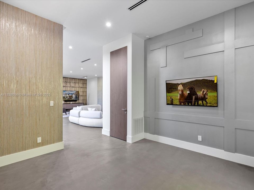 Activo con contrato: $5,149,000 (5 camas, 5 baños, 4079 Pies cuadrados)