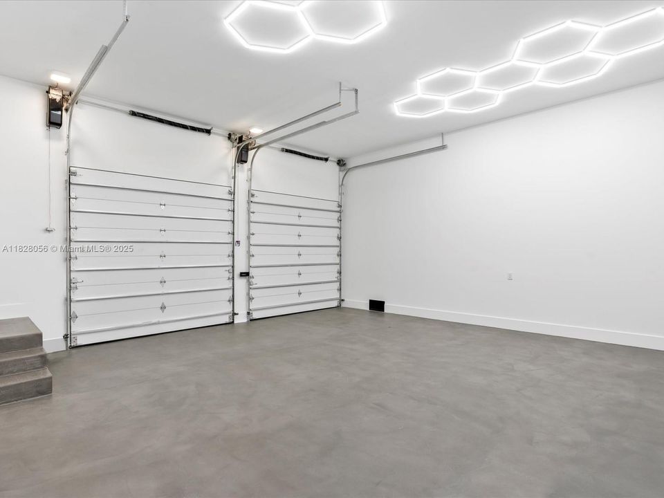 Activo con contrato: $5,149,000 (5 camas, 5 baños, 4079 Pies cuadrados)