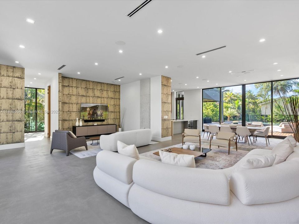 Activo con contrato: $5,149,000 (5 camas, 5 baños, 4079 Pies cuadrados)