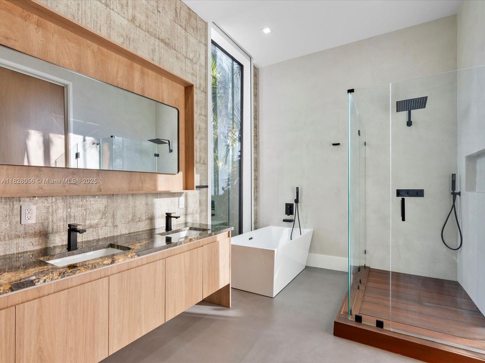 Activo con contrato: $5,149,000 (5 camas, 5 baños, 4079 Pies cuadrados)