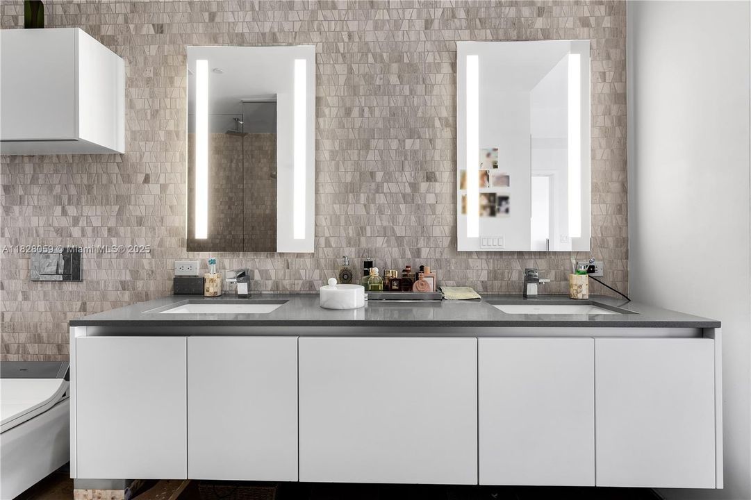 最近售出: $638,000 (1 贝兹, 1 浴室, 883 平方英尺)