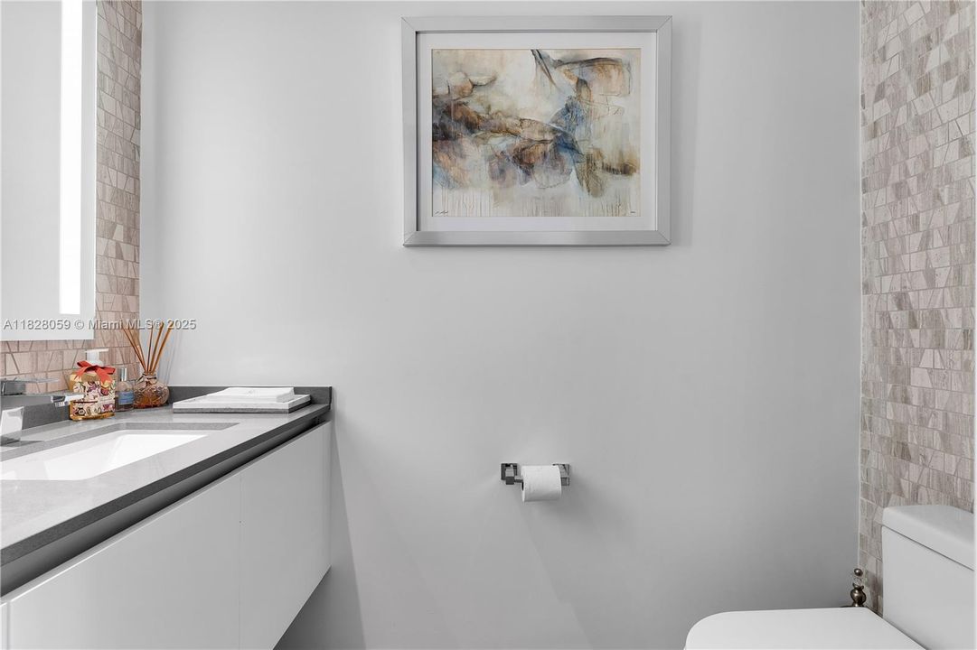 最近售出: $638,000 (1 贝兹, 1 浴室, 883 平方英尺)