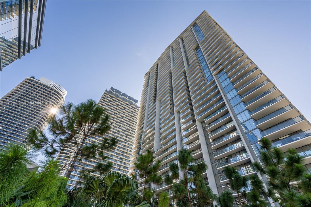 最近售出: $638,000 (1 贝兹, 1 浴室, 883 平方英尺)