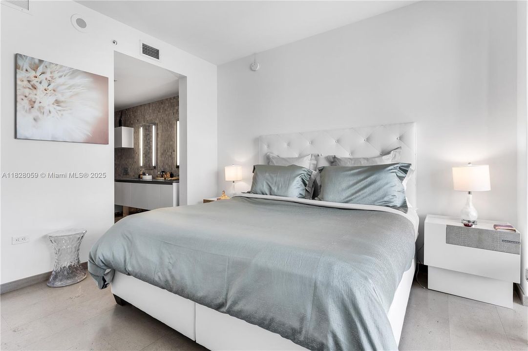 最近售出: $638,000 (1 贝兹, 1 浴室, 883 平方英尺)