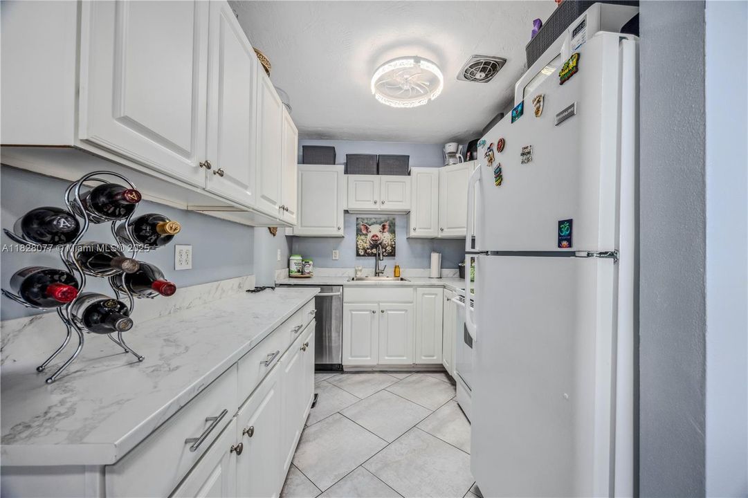 Recently Sold: $149,000 (2 beds, 1 baths, 848 Square Feet)
