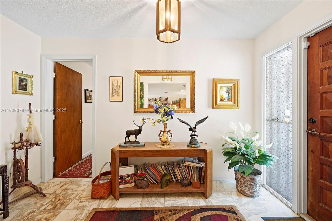 Vendido Recientemente: $579,999 (4 camas, 2 baños, 2005 Pies cuadrados)