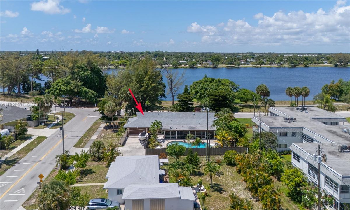 Vendido Recientemente: $579,999 (4 camas, 2 baños, 2005 Pies cuadrados)