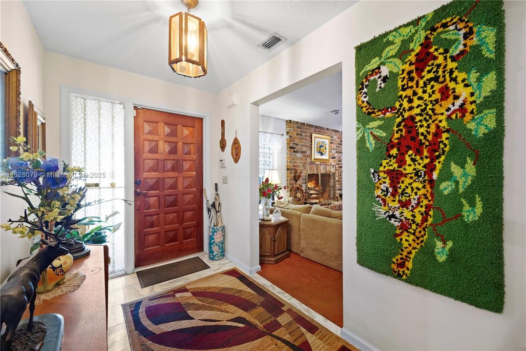 Vendido Recientemente: $579,999 (4 camas, 2 baños, 2005 Pies cuadrados)