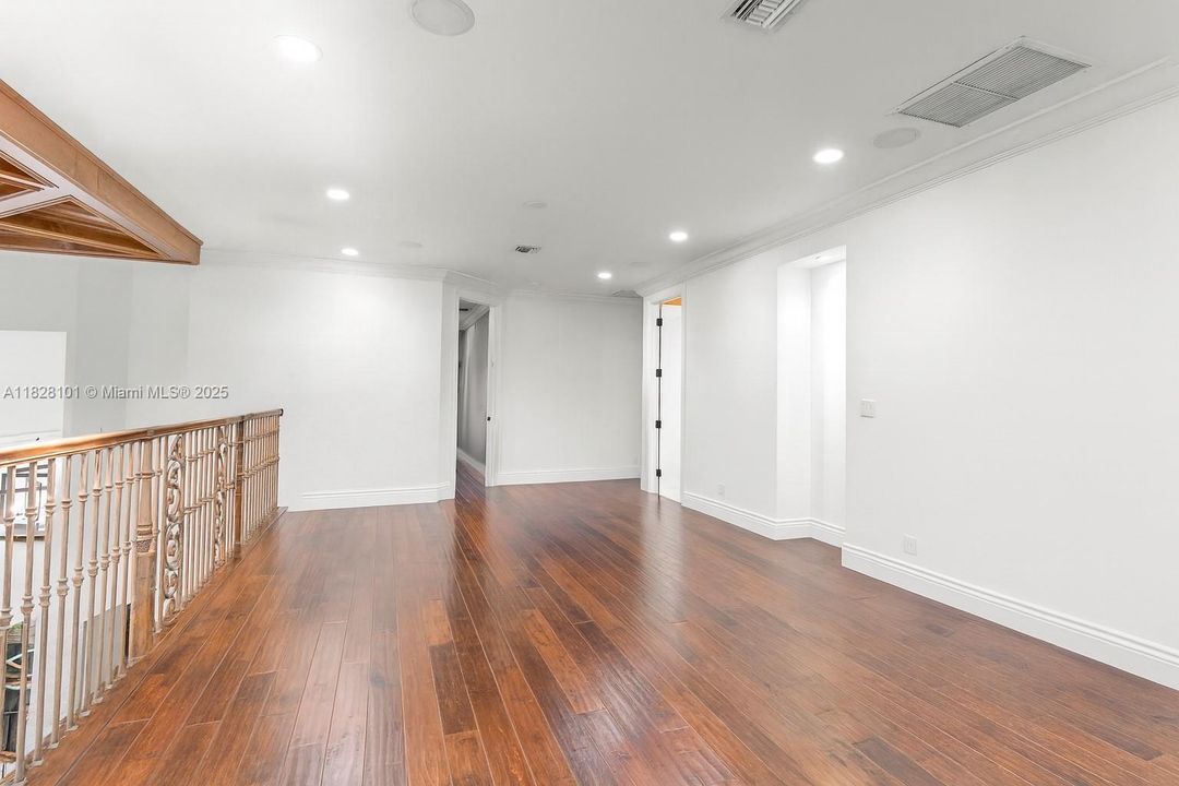 Недавно продано: $2,699,999 (6 спален, 5 ванн, 5678 Квадратных фут)