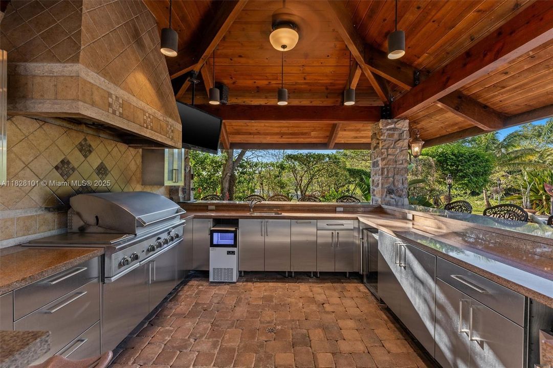 Недавно продано: $2,699,999 (6 спален, 5 ванн, 5678 Квадратных фут)