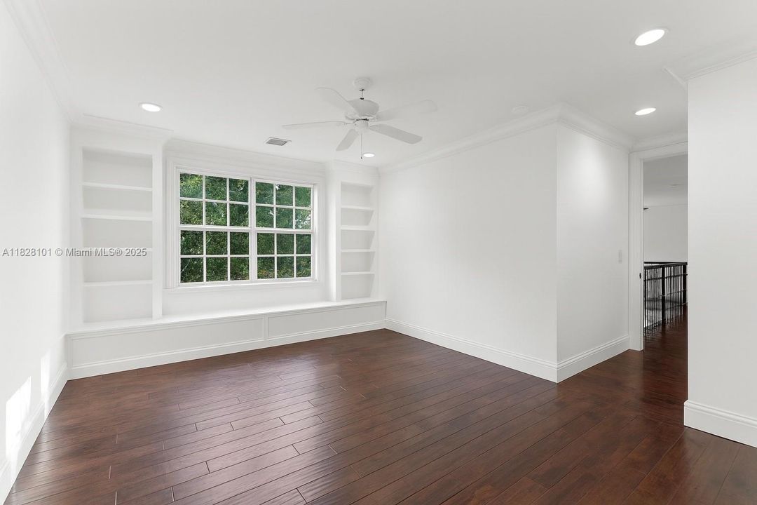 Недавно продано: $2,699,999 (6 спален, 5 ванн, 5678 Квадратных фут)