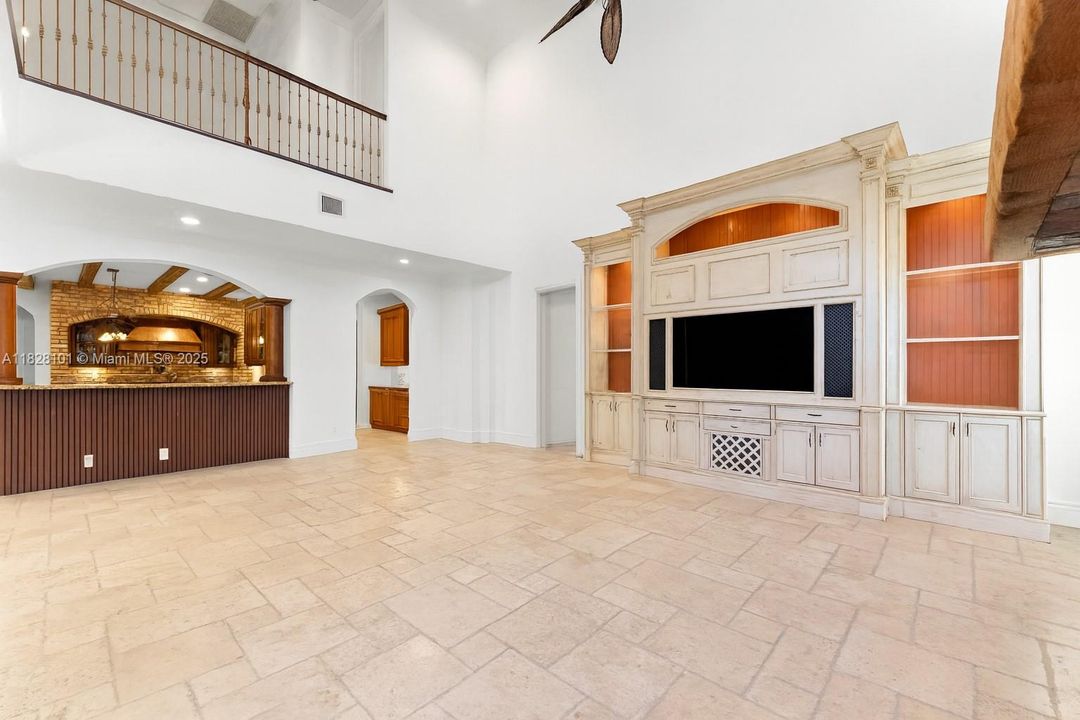 Недавно продано: $2,699,999 (6 спален, 5 ванн, 5678 Квадратных фут)